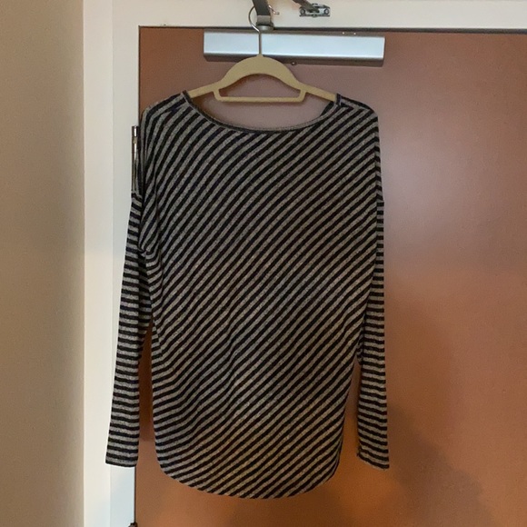 Elliott Lauren striped long sleeve pullover top size large like new - Picture 7 of 11